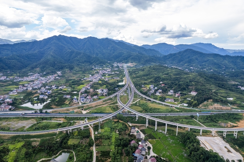 ȷʵִȡþԽչ дڵĶʮȫٿ֮